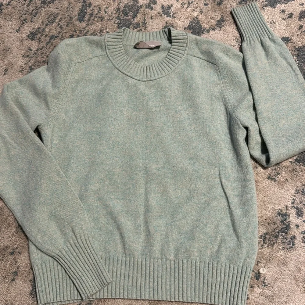 Everlane Green Crew Neck Sweater size S - Picture 1 of 3